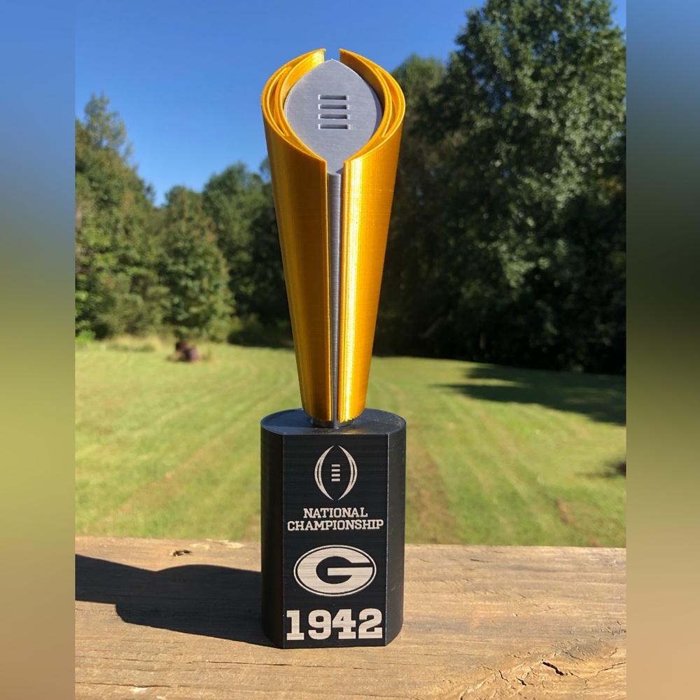10 inch Georgia Bulldog 1942 National Championship collectors trophy